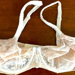 Victoria’s Secret Lace Bra 38D